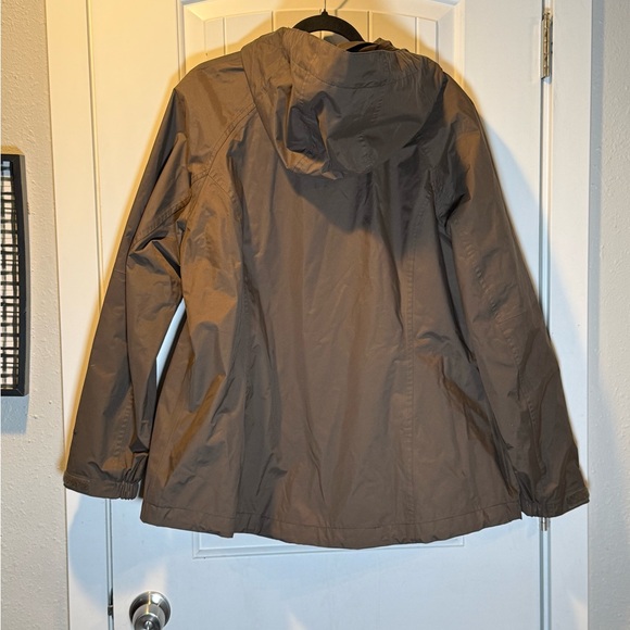 Eddie Bauer Women's Dark Brown Waterproof Rain Jacket Size 2X - Picture 2 of 5